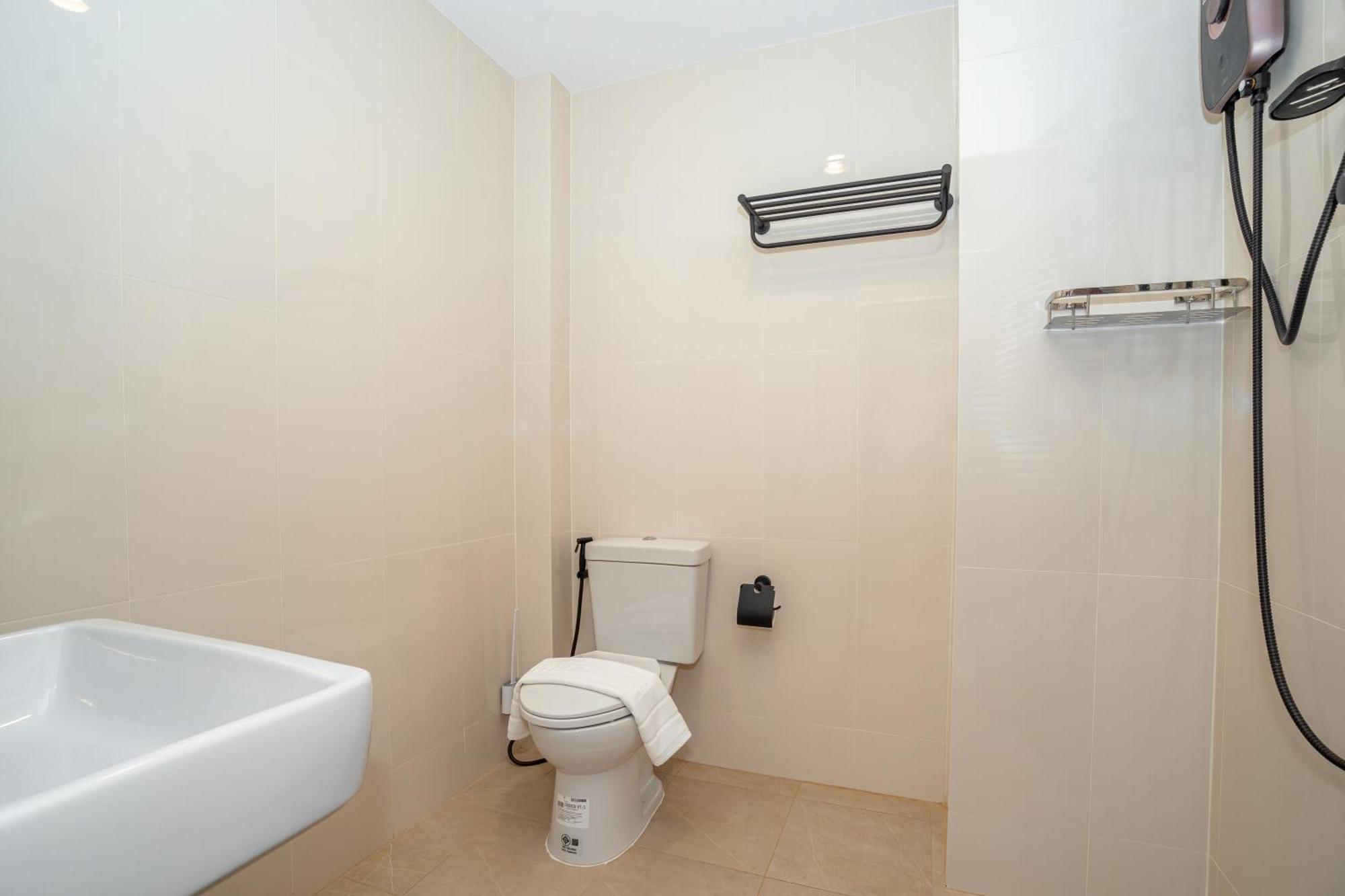 Mitsu Guesthouse Karon Kültér fotó