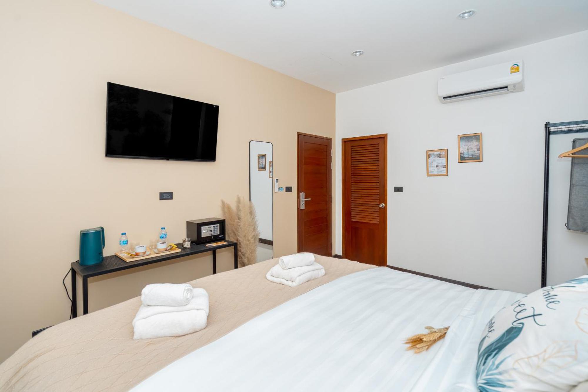 Mitsu Guesthouse Karon Kültér fotó