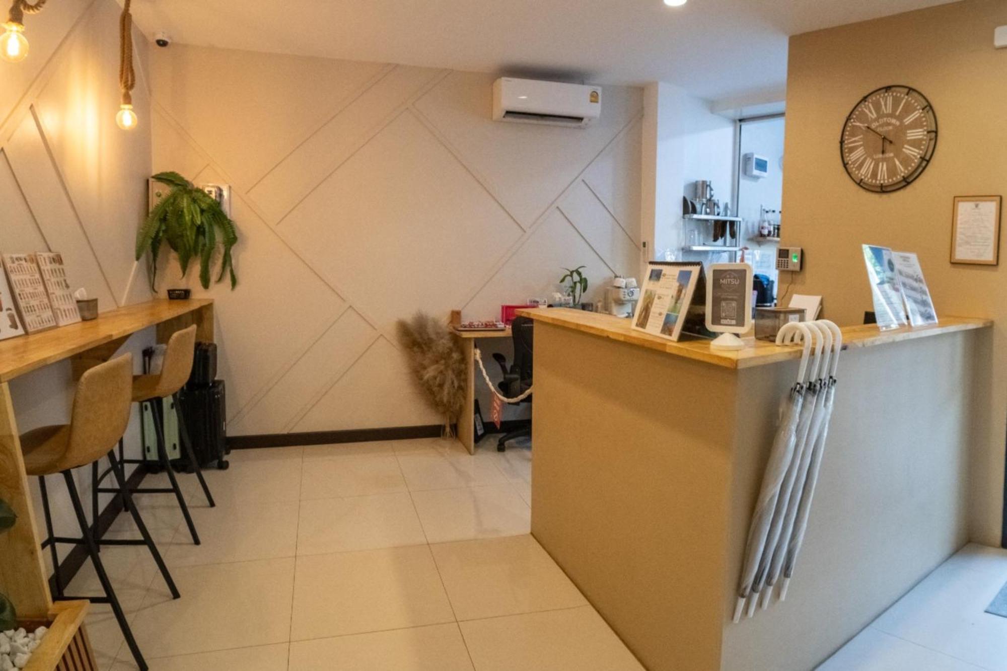 Mitsu Guesthouse Karon Kültér fotó